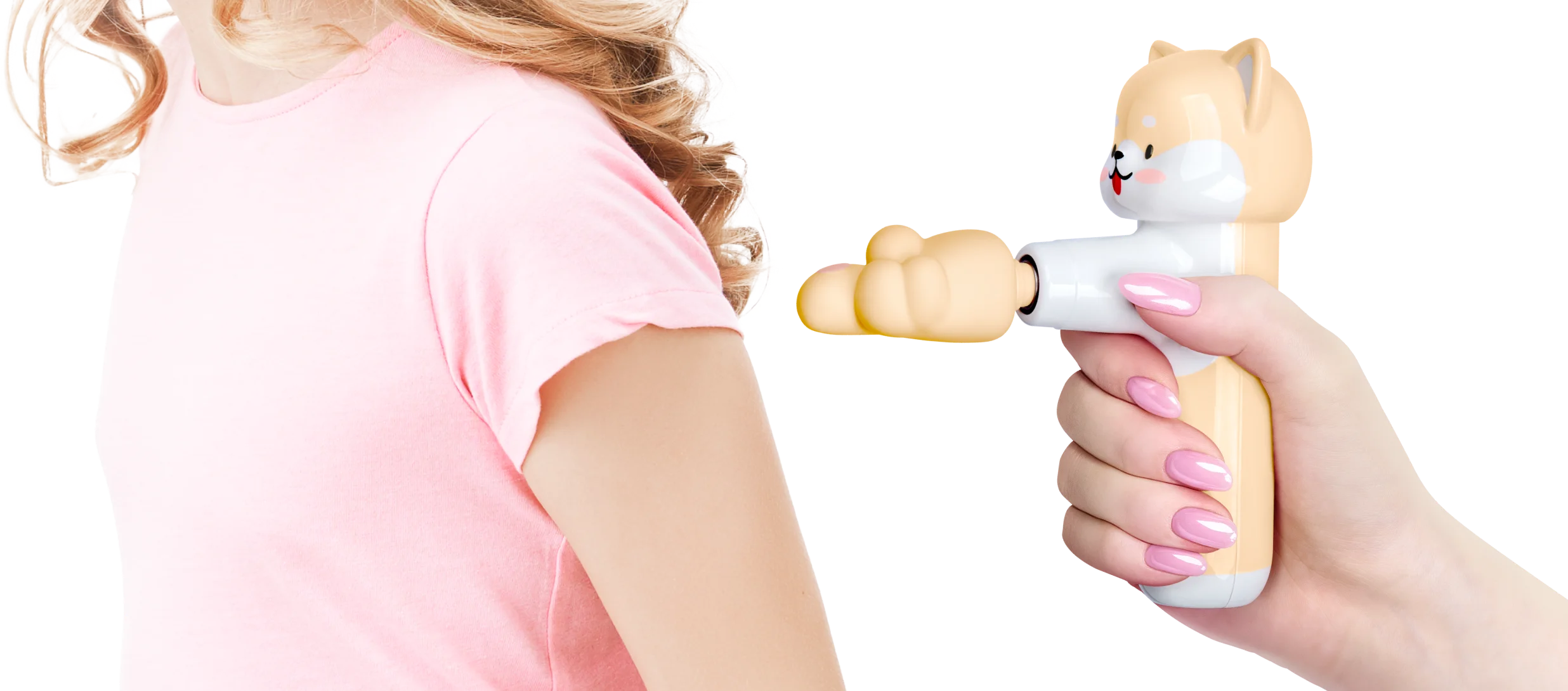 Рука девочки и Yamaguchi Massage gun junior